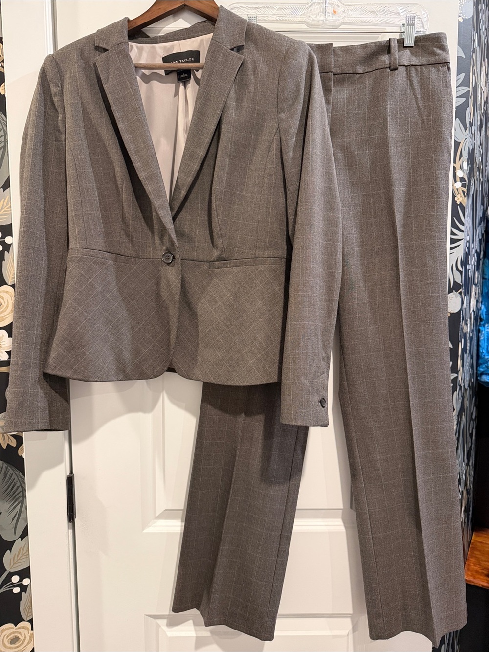 Ann Taylor Signature Brown Window Pane Pattern Suit Pants Blazer Set 8